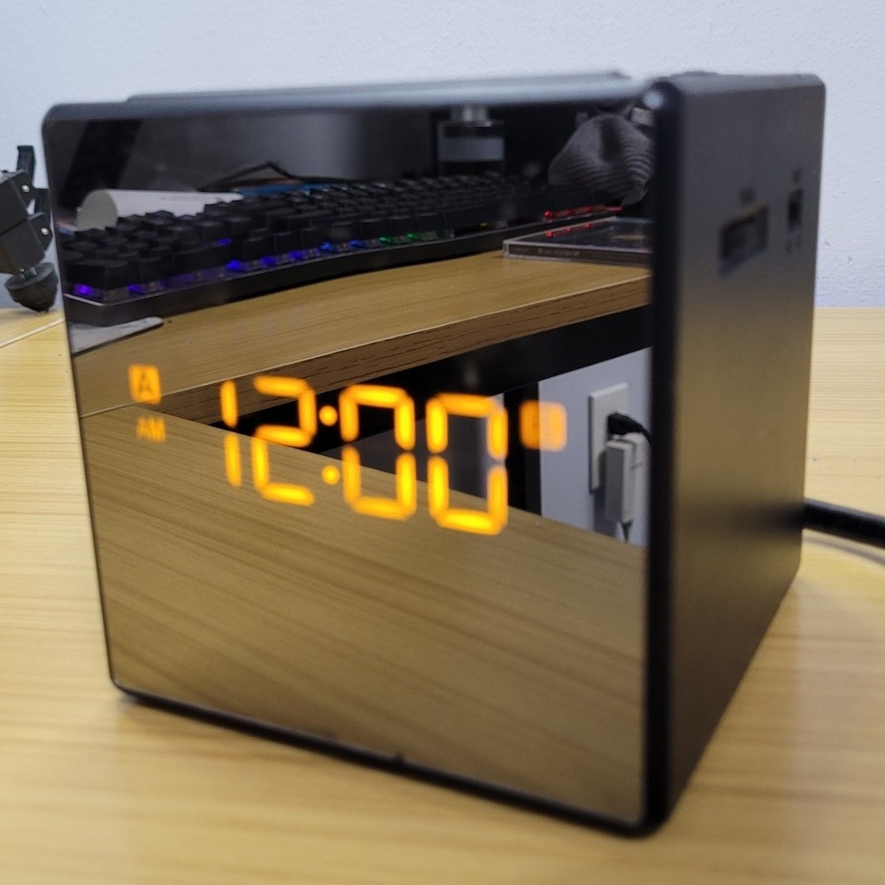 SONY Dual Alarm Clock AM/FM Radio Mirror LED Cube SONY ICF-C1T